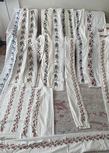 Çiçek İşlemeli Geleneksel Kumaş Seti - Görsel 2
