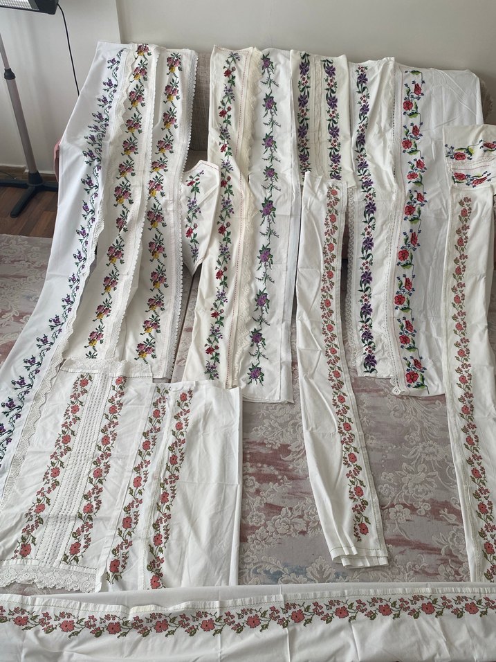 Çiçek İşlemeli Geleneksel Kumaş Seti - Görsel 3
