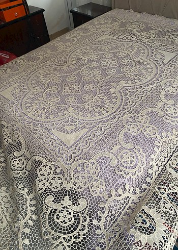 Bej Nakışlı Yatak Örtüsü - Görsel 2