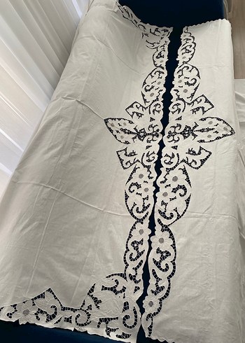 İşlemeli Beyaz Masa Örtüsü - Görsel 3