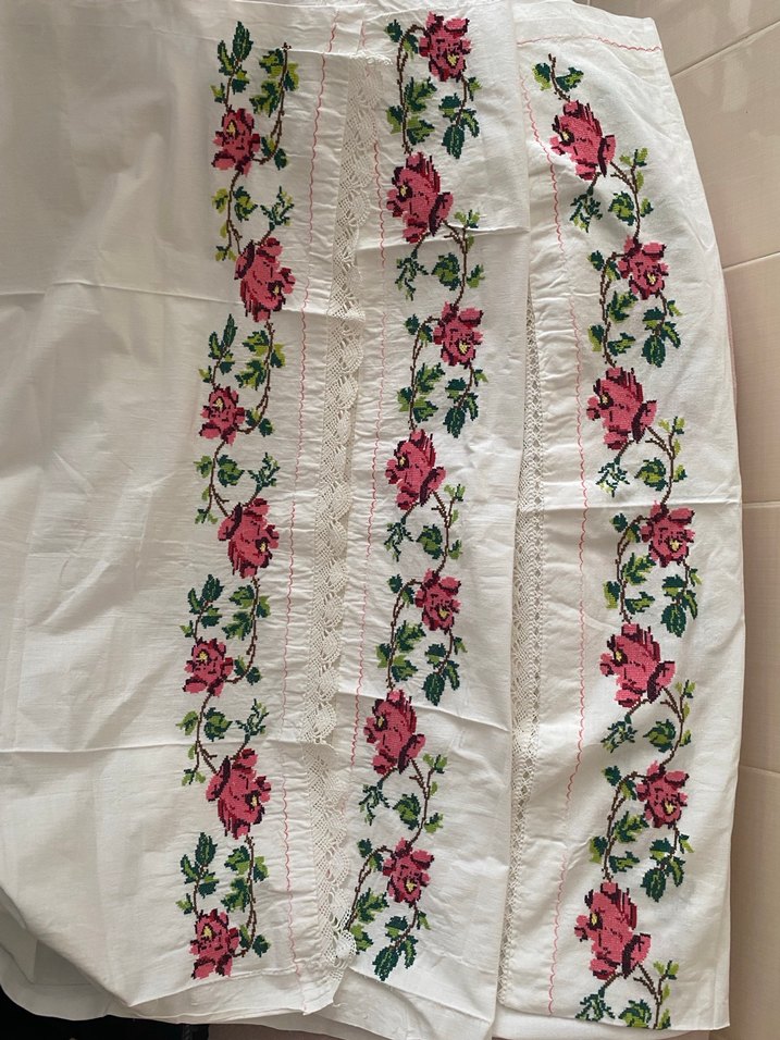 Çiçekli Nakışlı Geleneksel El İşi Örtü - Görsel 2