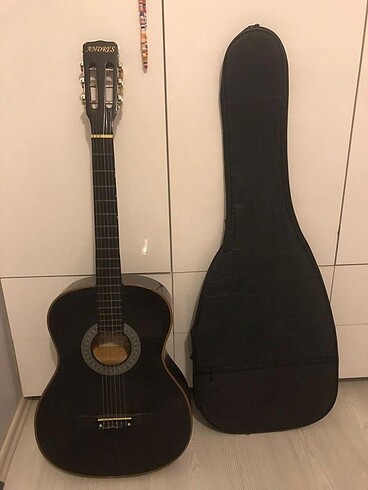 siyah gitar