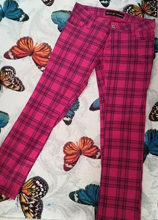 Pembe çizgili pantolon
