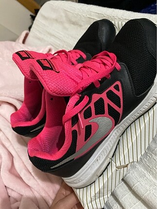 Nike kadın spor ayakkabısı
