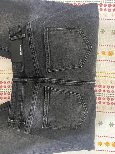 34 Beden siyah Renk Stradivarius Jean