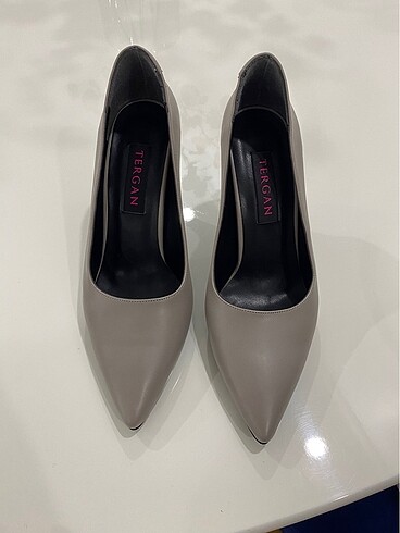 Gri stiletto