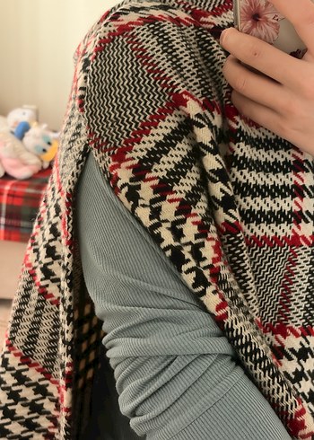 Düğmeli Ekose Desenli Gri Kadın Panço - Görsel 3