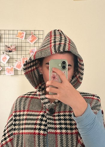 Düğmeli Ekose Desenli Gri Kadın Panço - Görsel 5