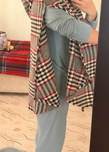 Düğmeli Ekose Desenli Gri Kadın Panço - Görsel 2