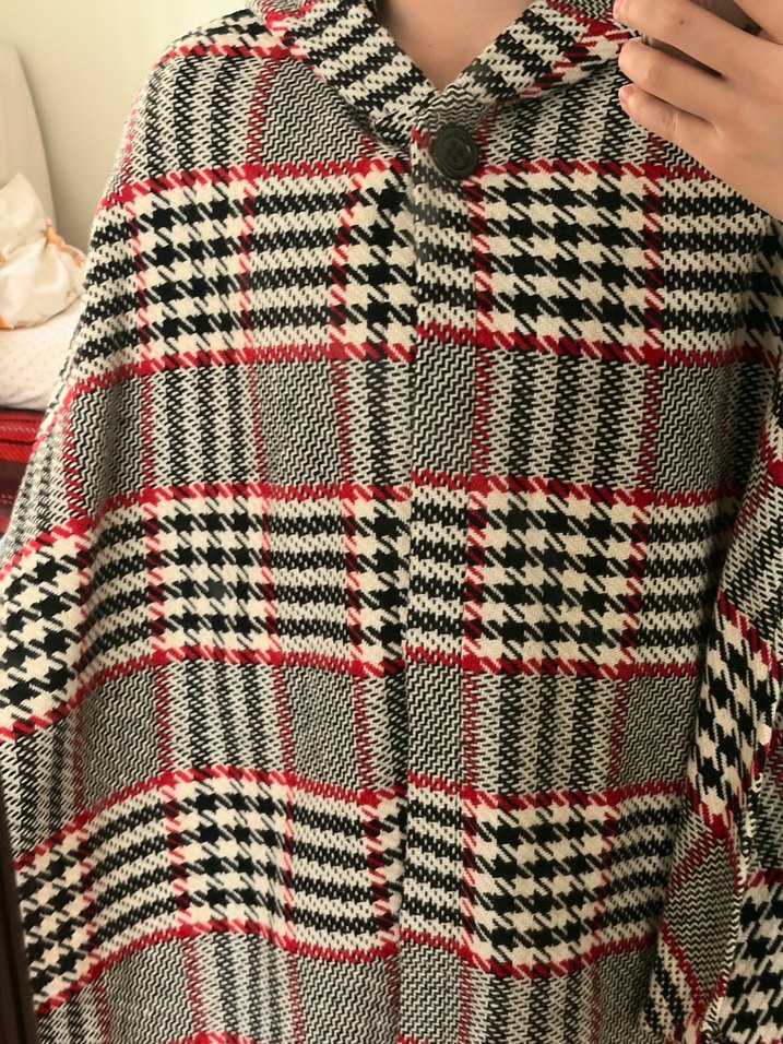 Düğmeli Ekose Desenli Gri Kadın Panço - Görsel 4