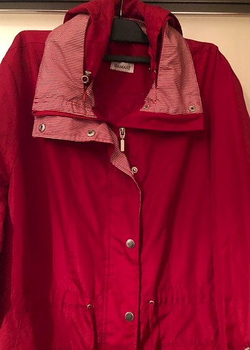 Kırmızı kapüşonlu seyyar yelekli yağmurluk - Görsel 3