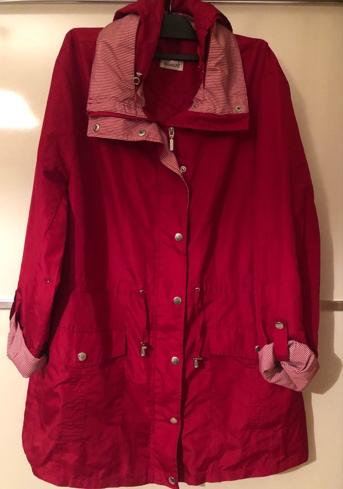 Kırmızı kapüşonlu seyyar yelekli yağmurluk - Görsel 2