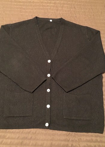 Düğmeli siyah kışlık  Kadın Hırka - Görsel 2