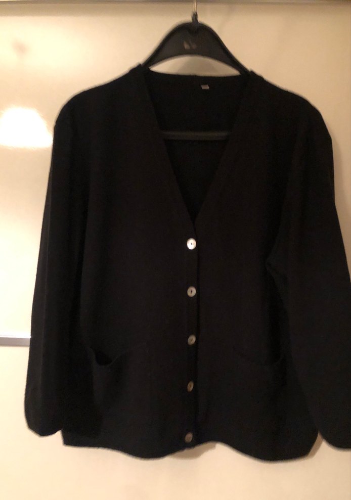 Düğmeli siyah kışlık  Kadın Hırka - Görsel 4