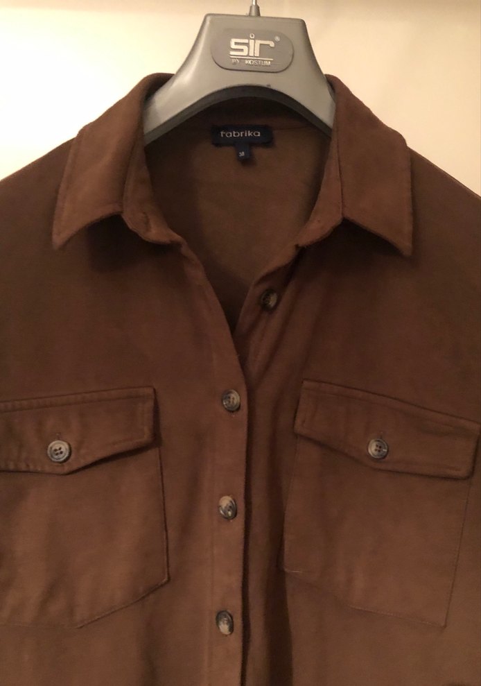 Düğmeli Kahverengi Süet Kadın Gömlek - Görsel 2