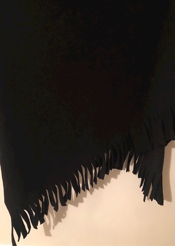 Siyah Püsküllü Kadın Panço - Görsel 3