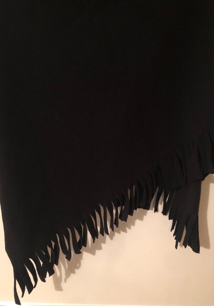 Siyah Püsküllü Kadın Panço - Görsel 3