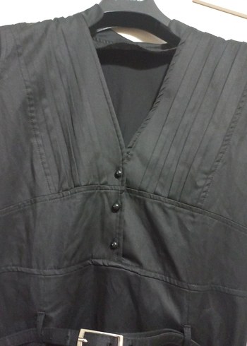 V Yaka Kemerli Siyah Midi Elbise - Görsel 3