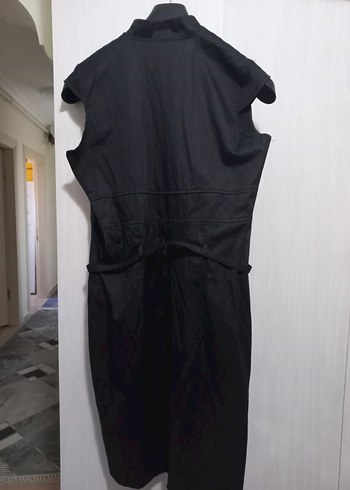 V Yaka Kemerli Siyah Midi Elbise - Görsel 5