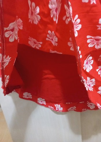Kırmızı Çiçek Desenli Etek - Görsel 4