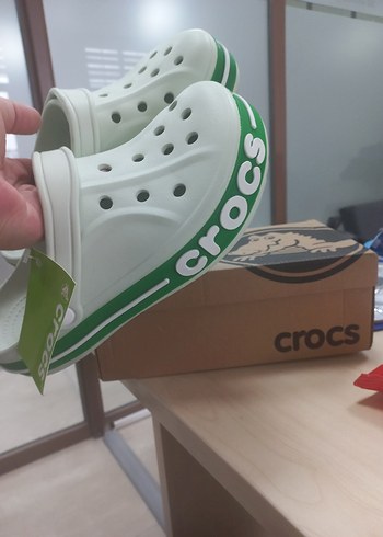 Crocs Beyaz Renkli Kadın Terlik - Görsel 3