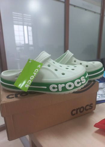 Crocs 38