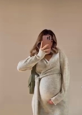 Uzun Kollu Kruvaze Yaka Bej Elbisesi - Görsel 3