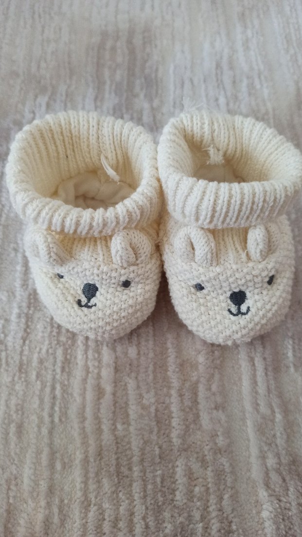 Beyaz Nakışlı Örgü Yenidoğan Bebek Patik - Görsel 2