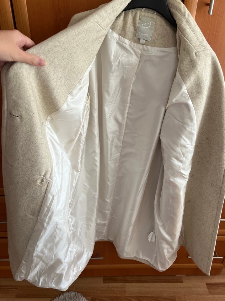 Twist Krem Renkli Düğmeli Kaban - Görsel 4