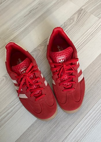 Kırmızı Adidas Kadın Spor Ayakkabı