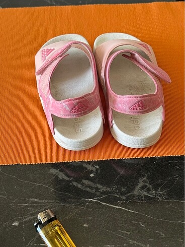 32 Beden Adidas sandalet