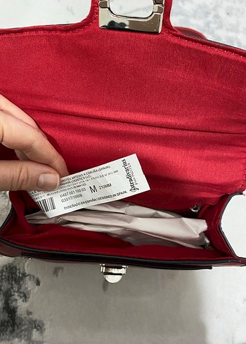 Stradivarius kırmızı çanta - Görsel 3