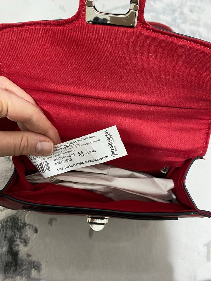 Stradivarius kırmızı çanta - Görsel 3