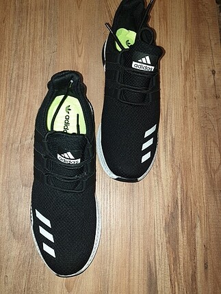 Adidas 44 numara, orjinal değil