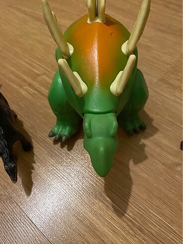  Figür oyuncak