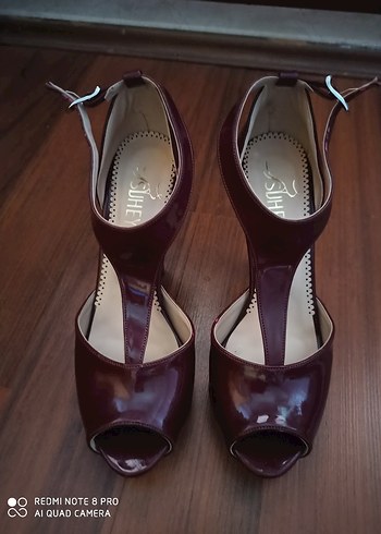 Bordo Parlak Stiletto Topuklu Kadın Ayakkabı