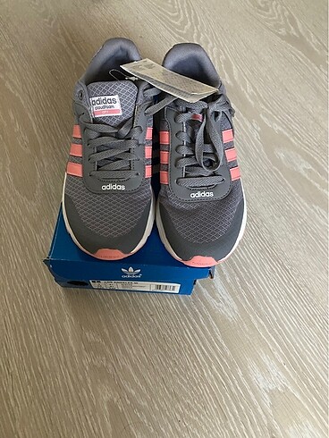 Adidas spor ayakkabı