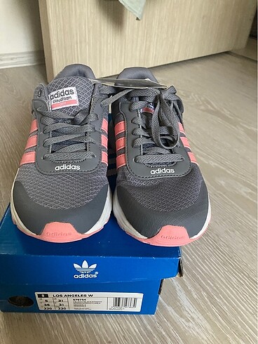 36,5 Beden gri Renk Adidas spor ayakkabı