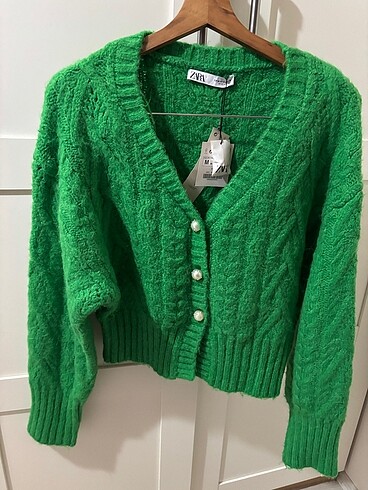Zara etiketli hırka