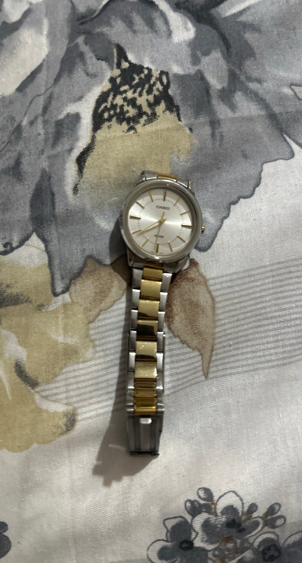 Casio Kadın Gri ve Altın Renkli Saat - Görsel 2