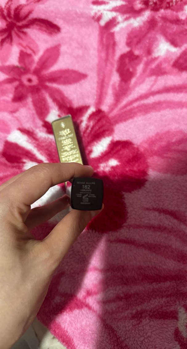Chanel Rouge Allure 182 kırmızı  Ruj - Görsel 3
