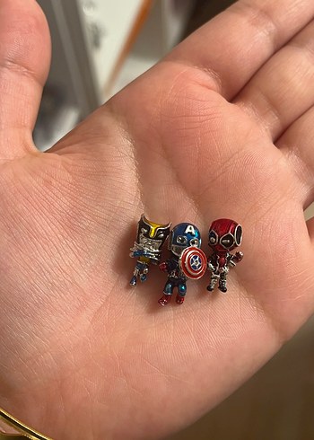 Deadpool wolwerine ve kaptan amerika charm