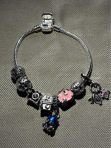 Pandora Pandora charm
