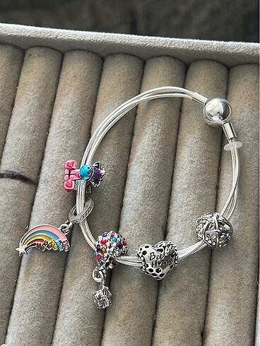 Üç zincirli bileklik set