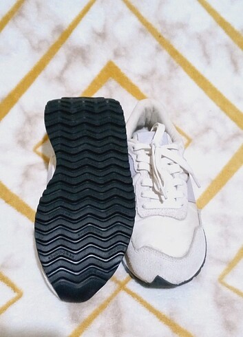 37 Beden beyaz Renk Orijinal New Balance 37 no