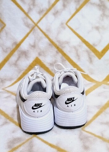 36,5 Beden beyaz Renk Orijinal Nike 36,5 no