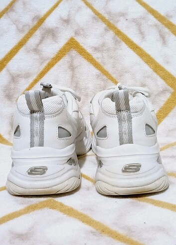 39 Beden beyaz Renk Orijinal Skechers 39 no D'lites