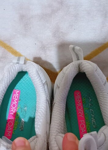 37,5 Beden beyaz Renk Orijinal Skechers 37,5 no D'lites