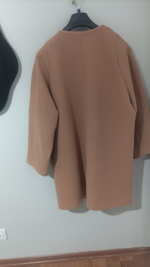 Bej Midi Kadın Kaban, Yuvarlak Yaka, Rahat Kesim - Görsel 3