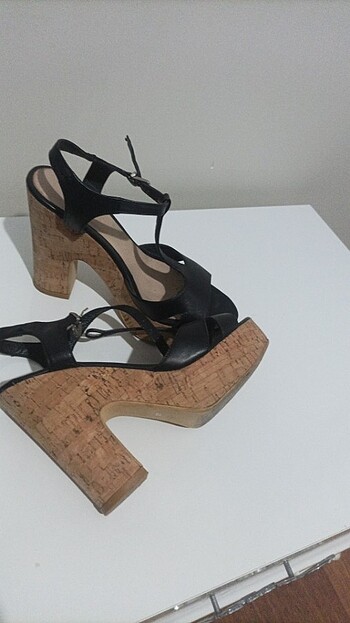 Hotiç marka dolgu topuk - Görsel 2